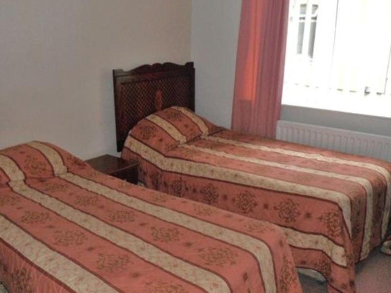 Marton Hotel & Country Club Мидълзбро Стая снимка