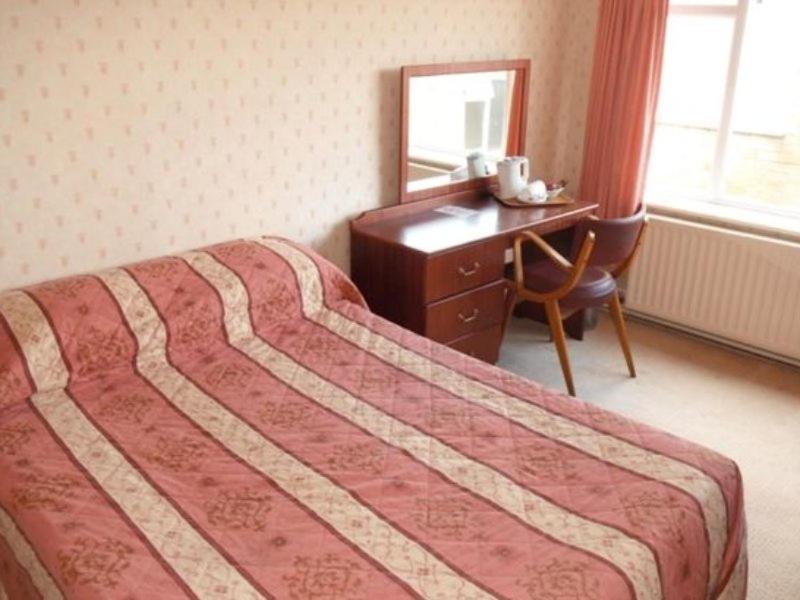 Marton Hotel & Country Club Мидълзбро Стая снимка